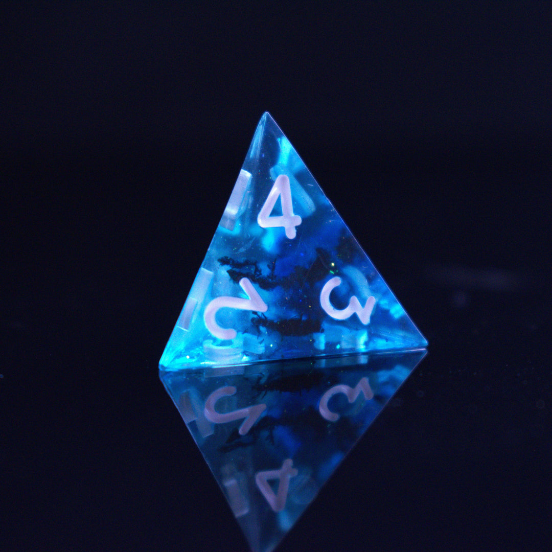 Pulse Wave Sharp-Edged Resin Dice Set