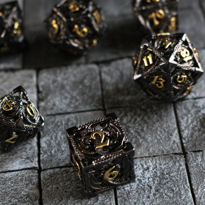 Dragon Hollow Metal Dice Set Black/Gold Tabletop Gaming