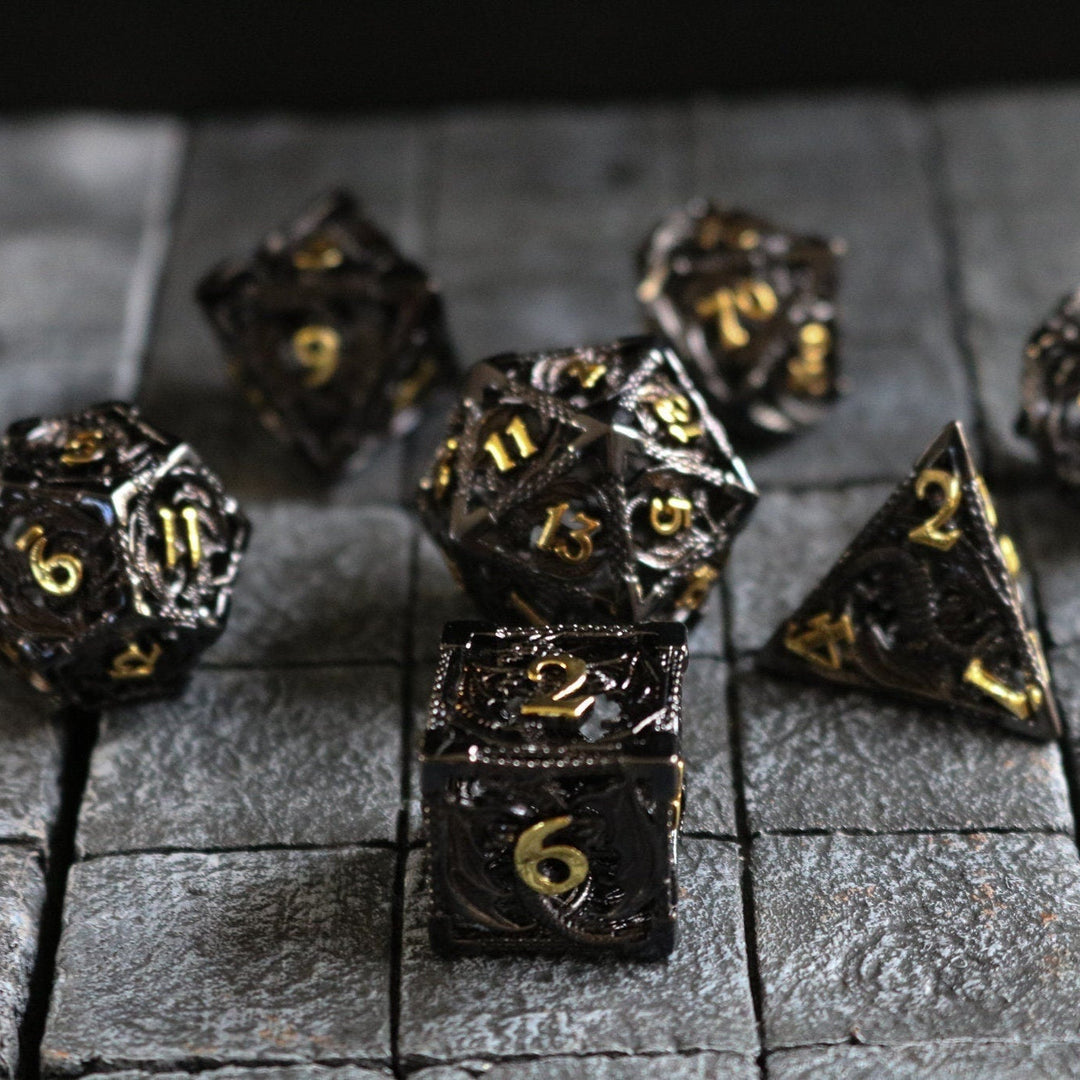 Dragon Hollow Metal Dice Set Black/Gold Tabletop Gaming